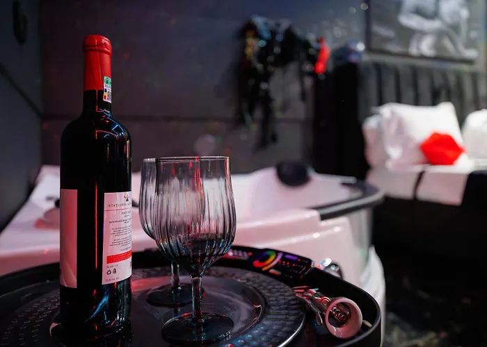 Romeo Nights - Private - Adults Only 3*