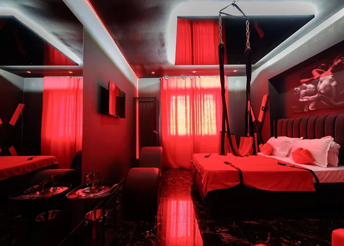 Готель для побачень Romeo Nights - Private - Adults Only Бухарест