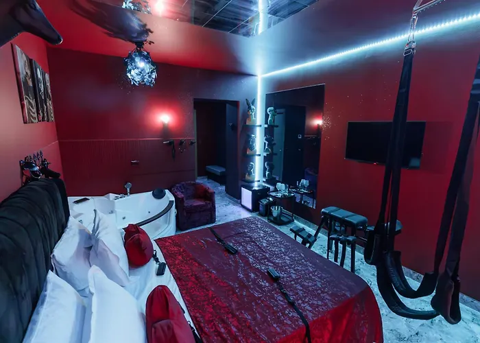 Romeo Nights - Private - Adults Only Готель для побачень 3*