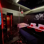 Romeo Nights - Private - Adults Only 러브호텔