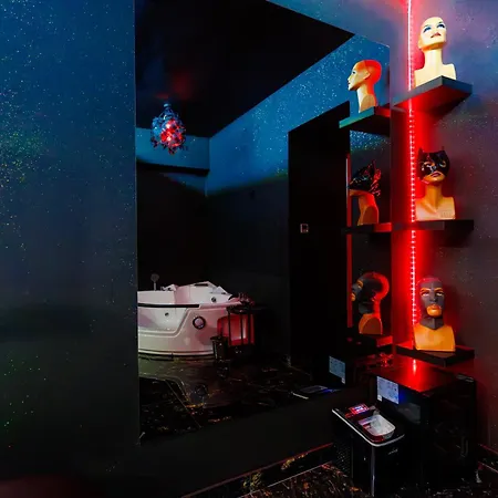 Romeo Nights - Private - Adults Only 3*