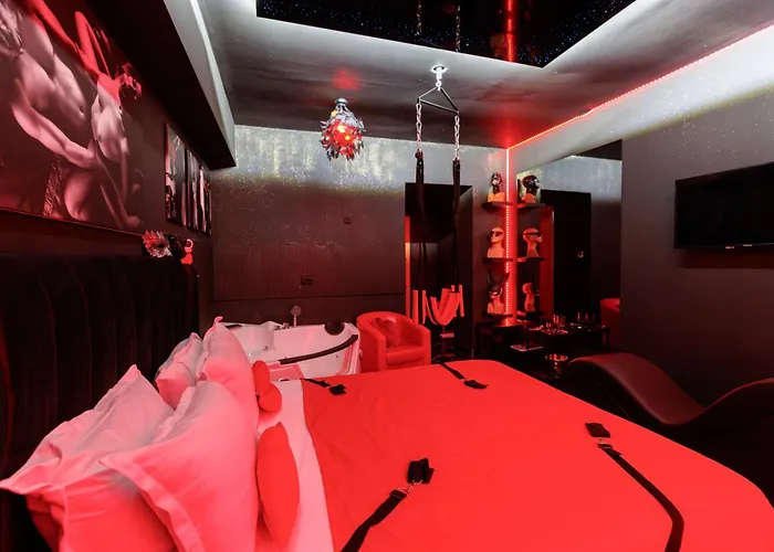 Romeo Nights - Private - Adults Only 3*