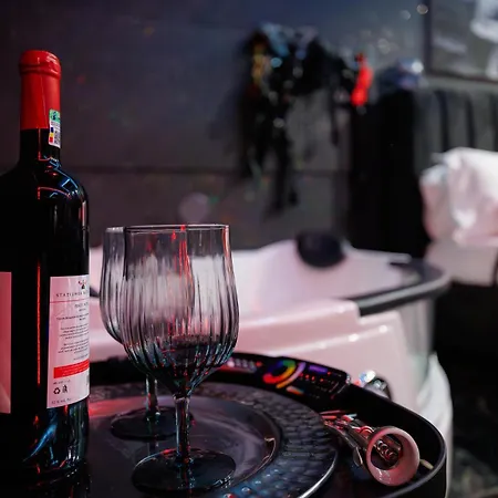 Romeo Nights - Private - Adults Only 3*