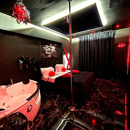 Romeo Nights - Private - Adults Only Hodinový hotel Bukurešť