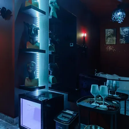 Romeo Nights - Private - Adults Only Bükreş