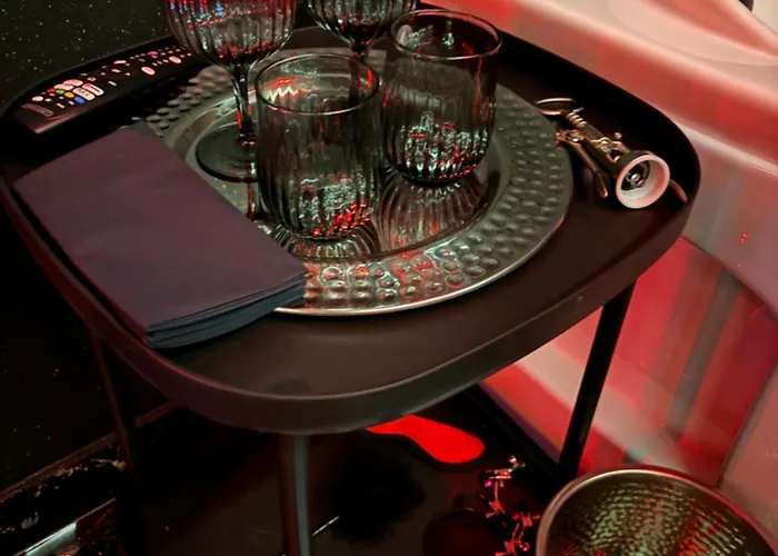 Timebasishotel Romeo Nights - Private - Adults Only