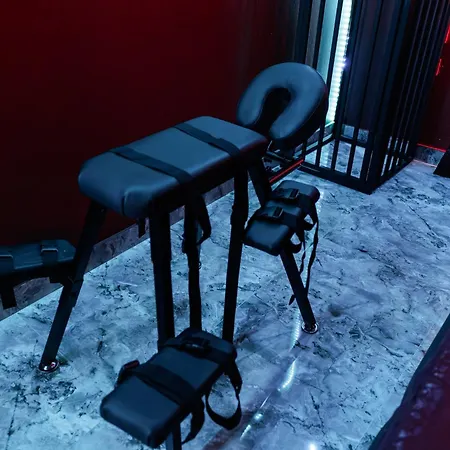 러브호텔 Romeo Nights - Private - Adults Only 부쿠레슈티