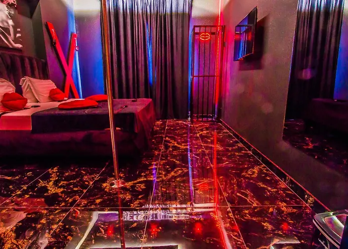 Romeo Nights - Private - Adults Only 3* 부쿠레슈티